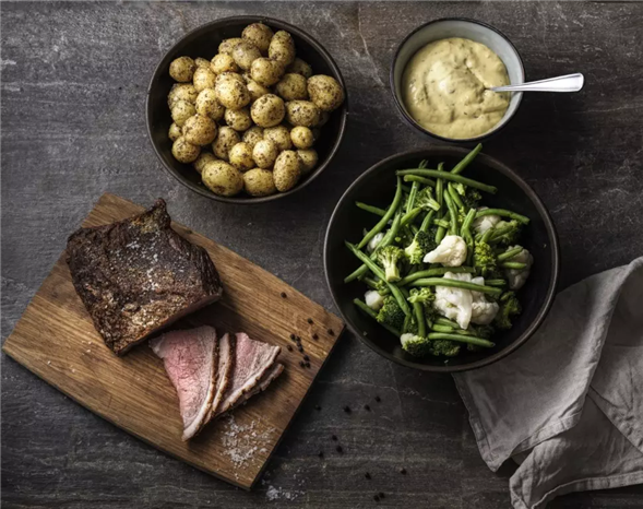 Festmenu m. helstegt oksetyndstegsfilet